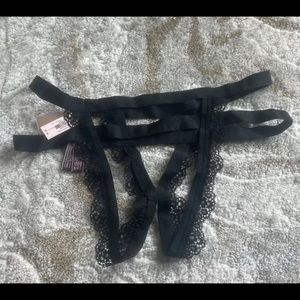 NWT Victoria’s Secret luxe lace strappy cheeky panty Sz medium